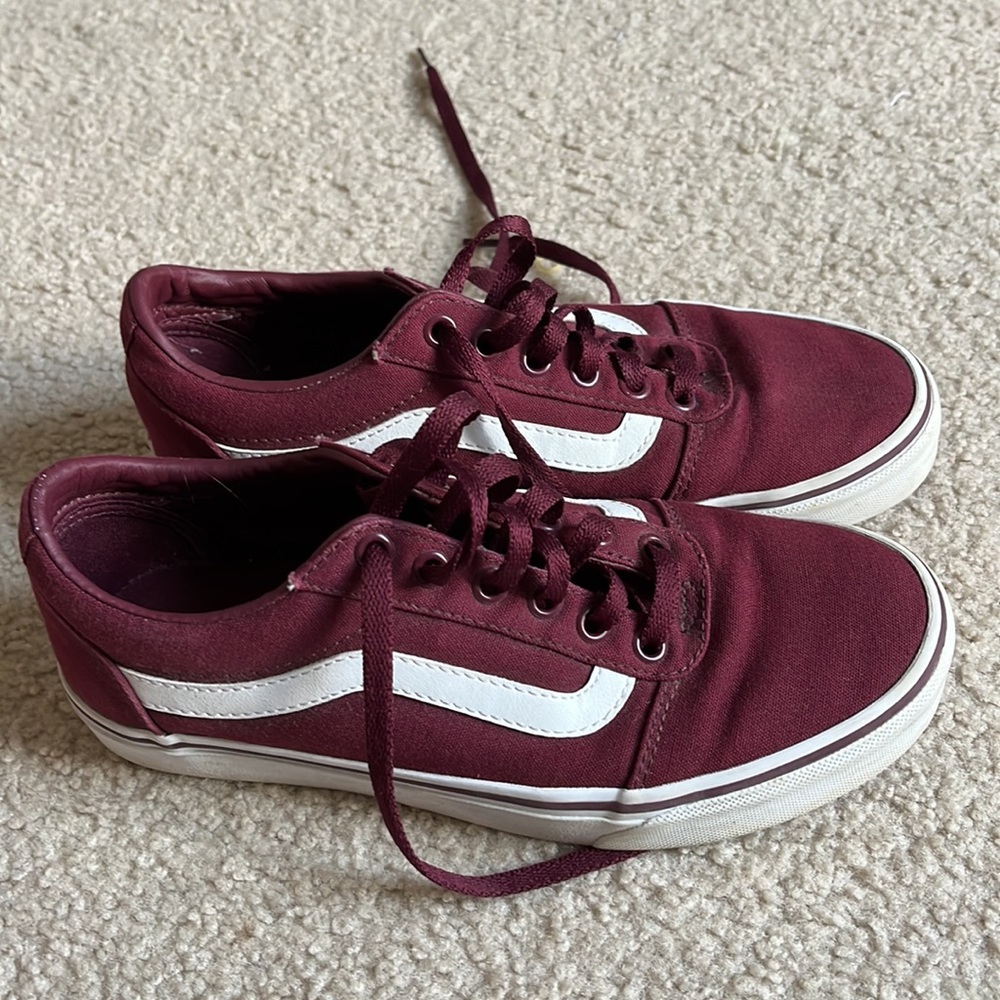 Maroon vans - Picture 3 of 3